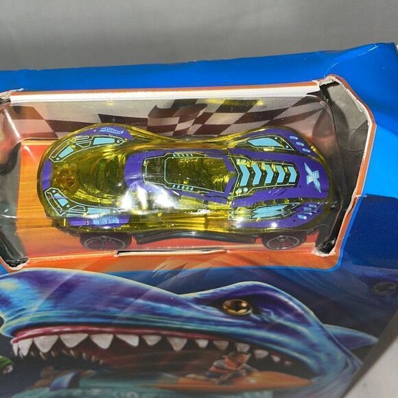 Hot wheels shark bait  - Picture 4 of 10